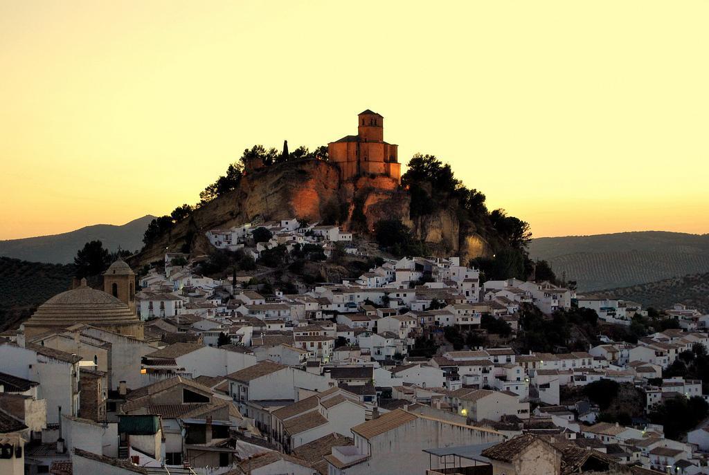 Hotel La Enrea Montefrío Buitenkant foto